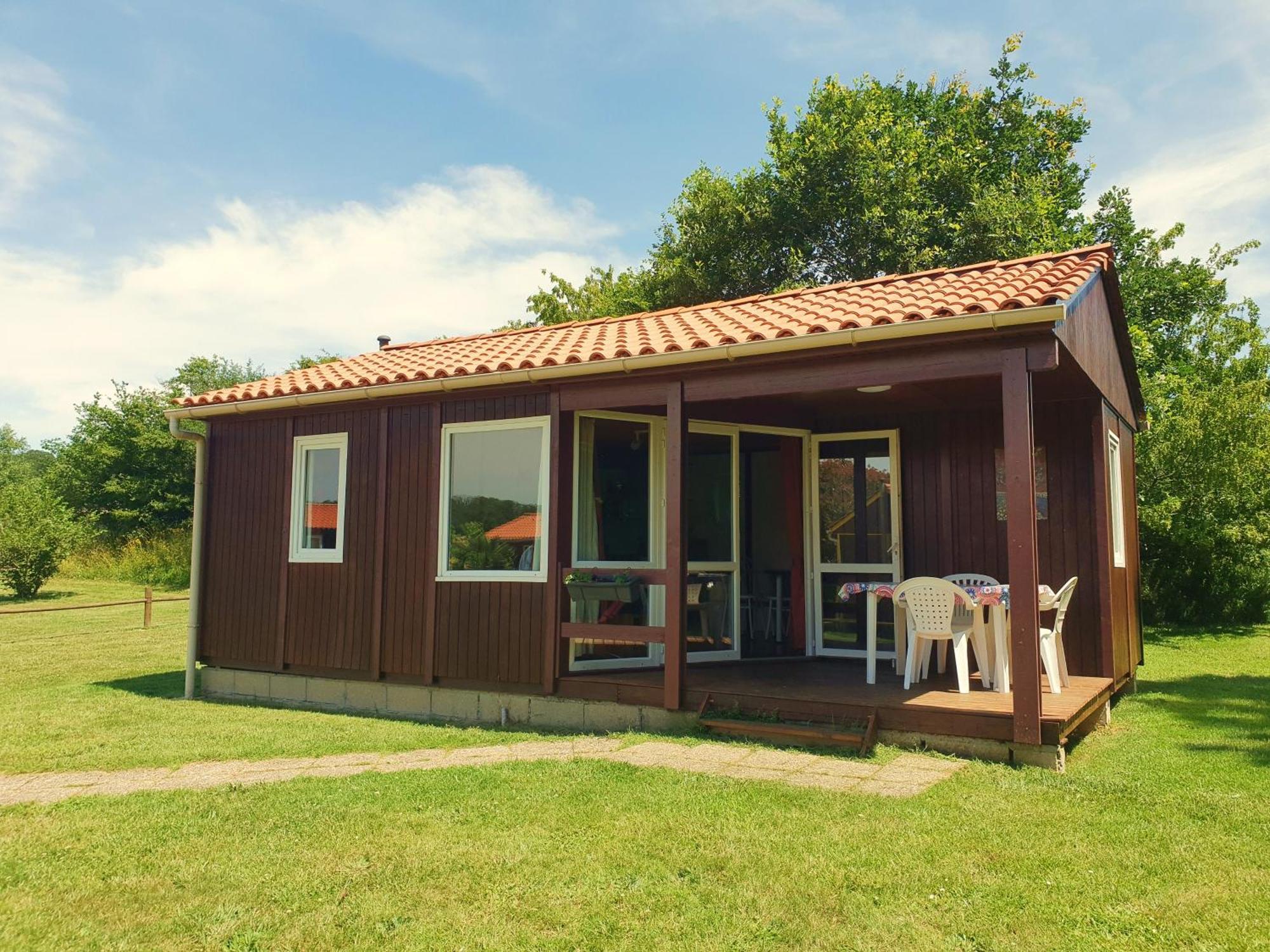 Les Chalets Du Quignon Autry-le-Chatel Exteriér fotografie