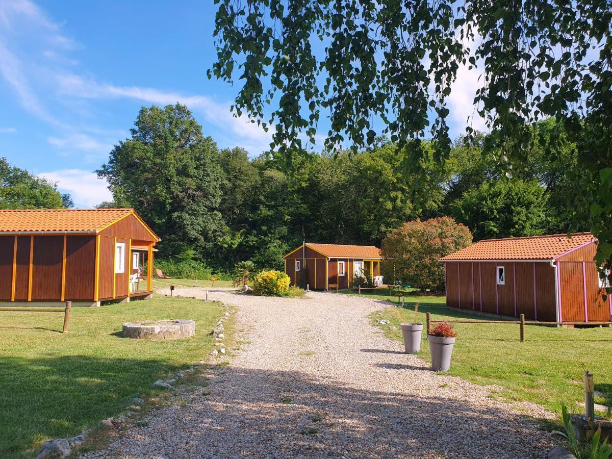 Les Chalets Du Quignon Autry-le-Chatel Exteriér fotografie